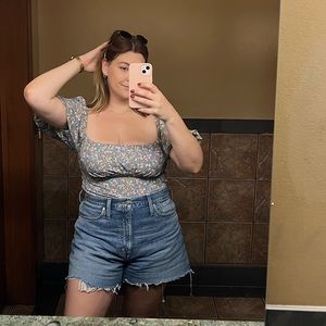 Meet your Posher, Angela